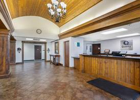 Quality Inn & Suites Monterey I-40 2