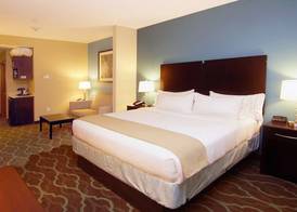 Holiday Inn Express & Suites CUERO by IHG 3