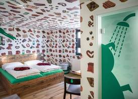 BRATWURSThotel 3