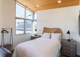 Anchor Inn Pacifica 2