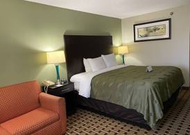 Quality Inn Morton at I-74 4