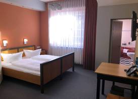 Haus des Volkes - Das Bauhaushotel 4