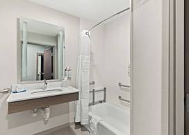 Holiday Inn Express & Suites PERRY by IHG 5