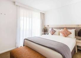 Emu Walk Apartments 5