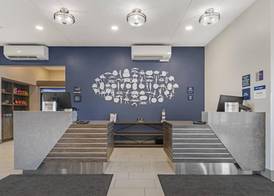 Best Western Plus Marquette Hotel & Suites 4
