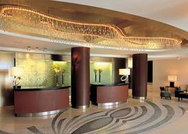 Amphitryon Hotel 2