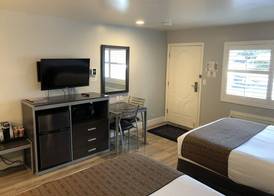 Pacific Inn Monterey 5