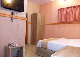 Euro Lounge and Suites 3