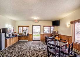 Econo Lodge Waupaca 3
