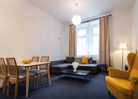 Little Tom Apartments 5