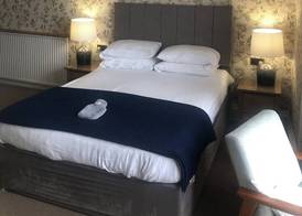 Helmsman Guesthouse 4