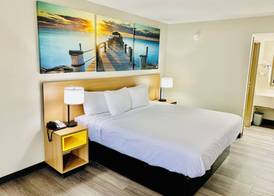 Days Inn by Wyndham Sanford 4