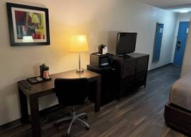 Quality Inn & Suites Livonia - Detroit 5