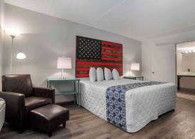 Super 8 by Wyndham Daleville-Fort Novosel 4