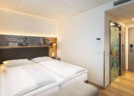 Food Hotel 5