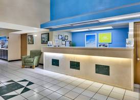Days Inn & Suites by Wyndham Bentonville 2