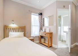 Marlborough Hotel 4