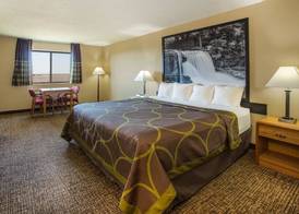 Super 8 by Wyndham Remington 3