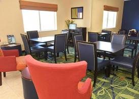 AmericInn by Wyndham Topeka 3