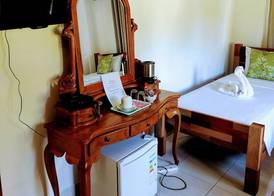 Lucy's guesthouse 4