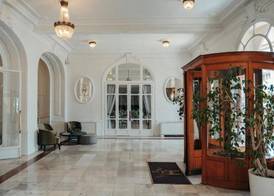 Hôtel Le Royal Promenade des Anglais 4