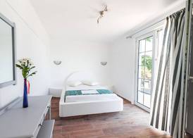 Villa Iliovasilema Santorini 4