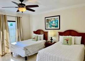 Colony Club Inn & Suites 5