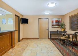 Super 8 by Wyndham Ripley 3