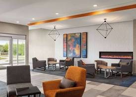 La Quinta Inn & Suites by Wyndham Austin South 4