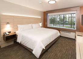Holiday Inn Express & Suites BAY CITY by IHG 4
