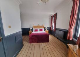 Royal Oak Hotel 3