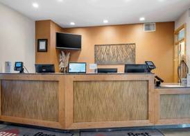 Best Western Plus Kelowna Hotel & Suites 2