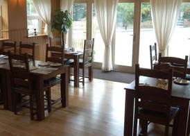 The Prince Albert Pub & Hotel with onsite FREE PARKING 2 minutes from Legoland 4