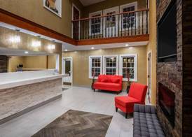 Ramada by Wyndham Groton Mystic 3