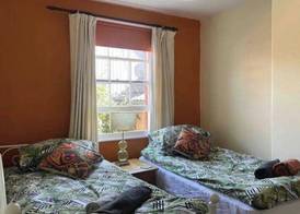 Glastonbury 2-bed House, Sleeps 6 & Pet Friendly 5