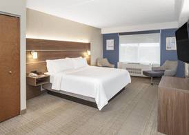 Holiday Inn Express & Suites RIVERHEAD - LONG ISLAND by IHG 5