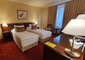 GARDEN Club - Hotel & Restaurant - FREE Outdoor Pool & Parking 4
