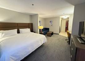Holiday Inn Express & Suites ST. PAUL - WOODBURY by IHG 4