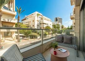 Gordon Beach Bright Stay by Sea N' Rent 3