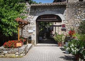 Logis Auberge Les Murets Hotel Restaurant Spa 2