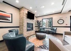 La Quinta by Wyndham Auburn 5