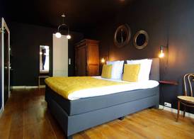 1637: Historic Canal View Suites 3