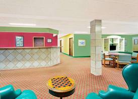 Super 8 by Wyndham Sturgeon Bay 2