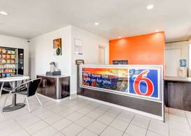 Motel 6 Waco - Lacy Lakeview 5