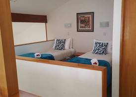 Cascades Lakefront Motel 5