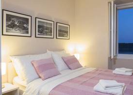 Sea Pearl Apartments by DuHomes 5
