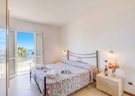 Palms Villa - Sea View Terrace and Parking 2
