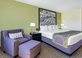 Emmetsburg Hotel & Suites 5