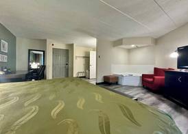 Quality Inn & Suites Alexandria 3