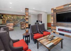 La Quinta Inn by Wyndham Calhoun South I-75 2